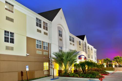 Candlewood Suites Galveston, an IHG Hotel