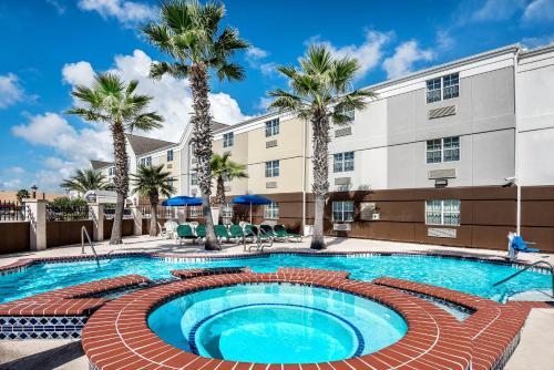 Candlewood Suites Galveston, an IHG Hotel