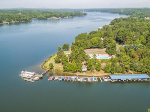 Waterfront Two Bedroom 15 on the #lake at Long Cove Resort