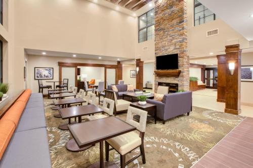 מתקני המלון, Staybridge Suites Benton Harbor-St. Joseph River in בנטון חרבור