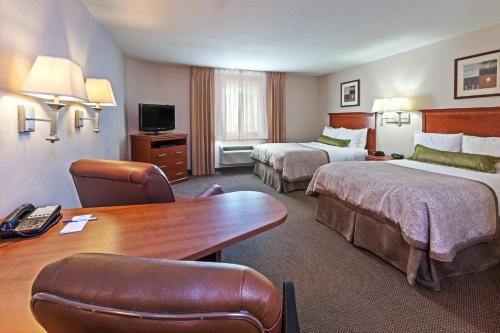 2 double beds