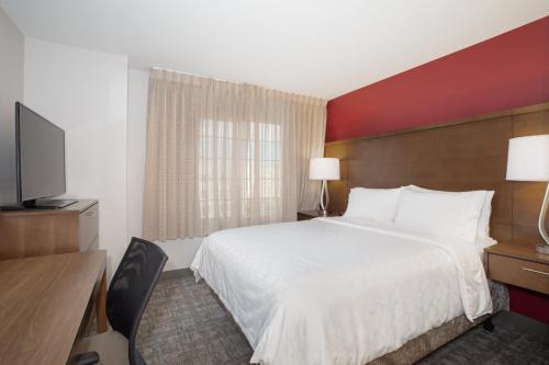 2 bedrooms, 4 beds
