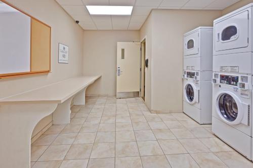 Candlewood Suites Hattiesburg an IHG Hotel - main image