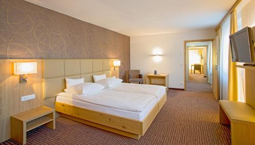 2 queen beds