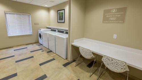 Candlewood Suites Overland Park W 135th St, an IHG Hotel in Overland Park, USA