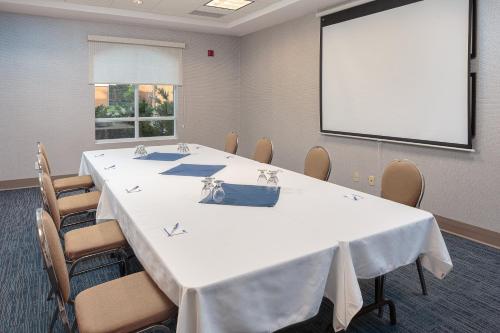 Holiday Inn Express Belleville By IHG - 회의실/연회장