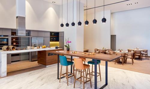 Restaurant, Staybridge Suites Doha Lusail By IHG near Lagoona Mall