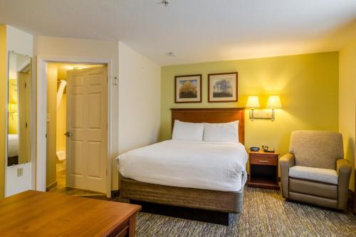 Candlewood Suites Jacksonville East Merril Road an IHG Hotel - image 3