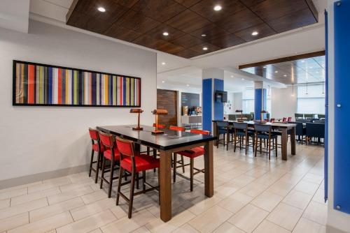 طعام و مشروبات, Holiday Inn Express Kelowna - East By IHG in كيلونا