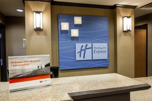 Holiday Inn Express Suites Yankton Hotel