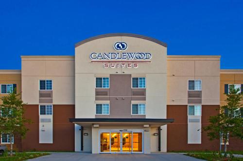 B&B Jacksonville - Candlewood Suites Jacksonville East Merril Road, an IHG Hotel - Bed and Breakfast Jacksonville