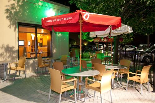 ห้องอาหาร, ฮอลิเดย์ อินน์ โฮเทล แอนด์ สวีทส์ ชิคาโก นอร์ธเวสต์ - เอลจิน บาย IHG (Holiday Inn Hotel & Suites Chicago Northwest - Elgin By IHG) in เอลจิน (IL)