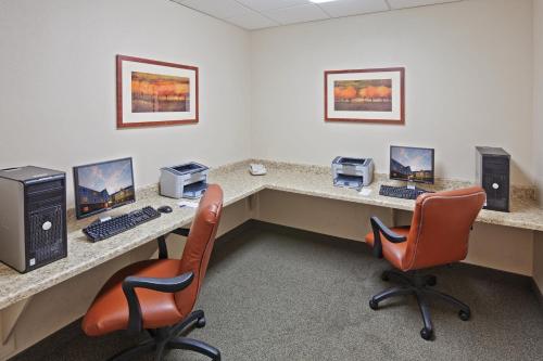 Candlewood Suites Owasso an IHG Hotel - image 8