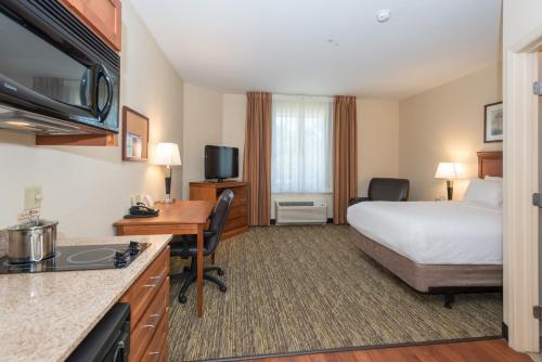 Candlewood Suites Mobile-Downtown