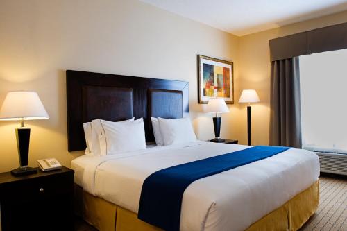 Holiday Inn Express & Suites-Regina-South, an IHG Hotel