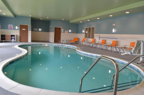 Holiday Inn Express & Suites Raleigh Airport - Brier Creek, an IHG Hotel