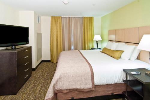 Candlewood Suites Tupelo, an IHG Hotel