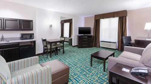 Holiday Inn Express & Suites WYOMISSING