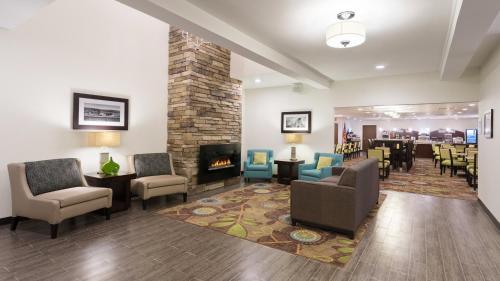 Holiday Inn Express & Suites Wyomissing, an IHG Hotel