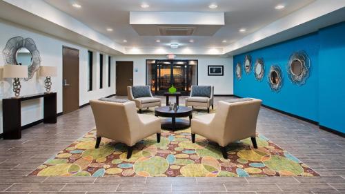 Holiday Inn Express & Suites WYOMISSING