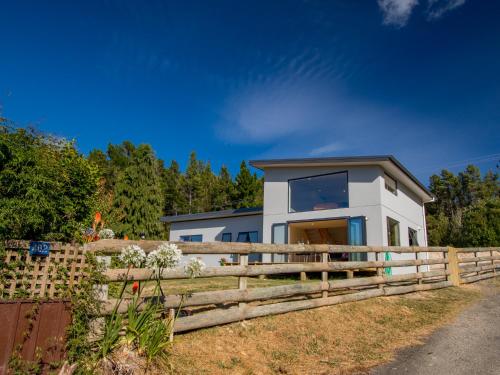 Tapu Bay Treasure - Kaiteriteri Holiday Home