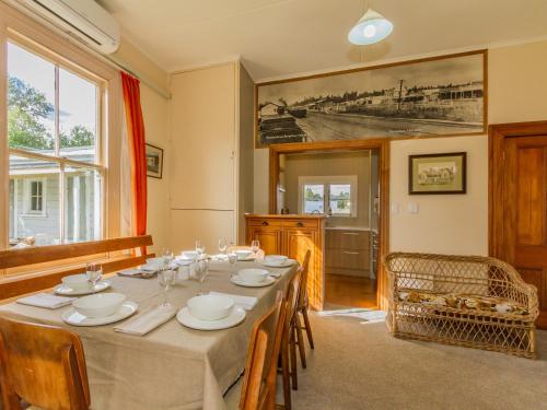 Kaha Cottage - Rangataua Holiday Home