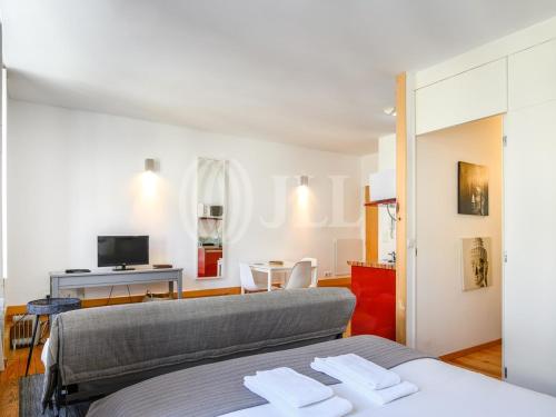 One-Bedroom Apartment 1º floor image 10