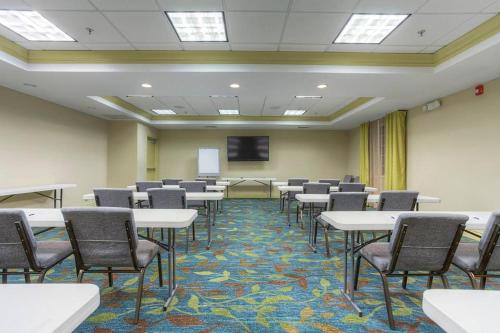 Candlewood Suites - Mooresville Lake Norman an IHG Hotel - image 6