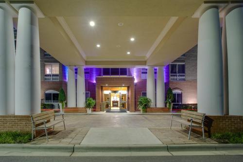 Holiday Inn Express Hotel Raleigh Southwest an IHG Hotel - image 2
