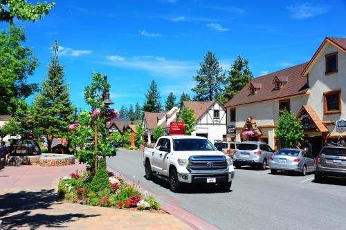 Holiday Inn Resort The Lodge at Big Bear Lake, an IHG Hotel