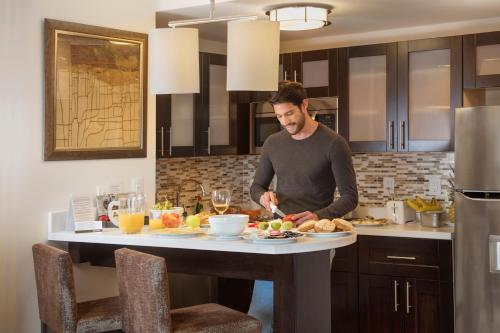 Staybridge Suites - Saltillo by IHG