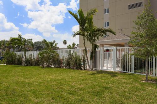 Candlewood Suites Miami Intl Airport - 36th St, an IHG Hotel