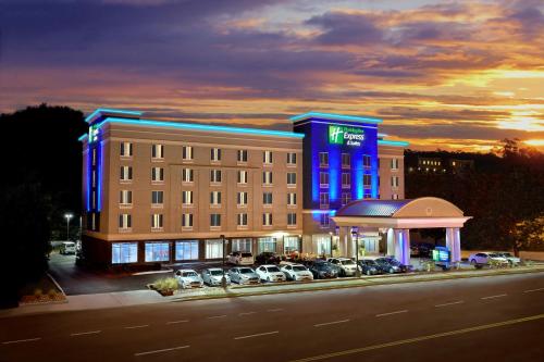 Holiday Inn Express Hotel & Suites Knoxville, an IHG Hotel Knoxville
