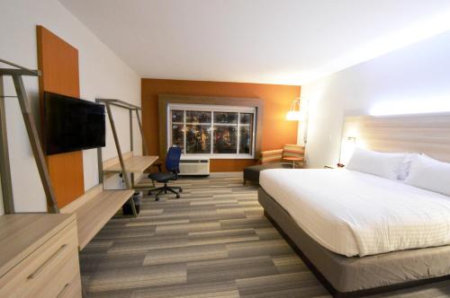 Holiday Inn Express & Suites TOLEDO WEST