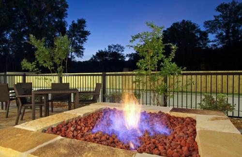 A szálláshely kívülről, Holiday Inn Express & Suites Columbus North by IHG in Columbus (Mississippi)