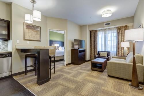 2 bedrooms, 4 beds
