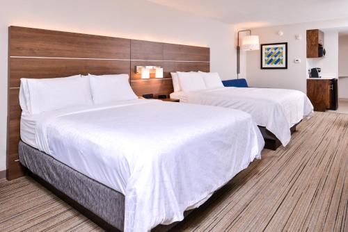 Holiday Inn Express Hotel & Suites Tampa-Anderson Road-Veterans Exp by IHG in Tampa, USA