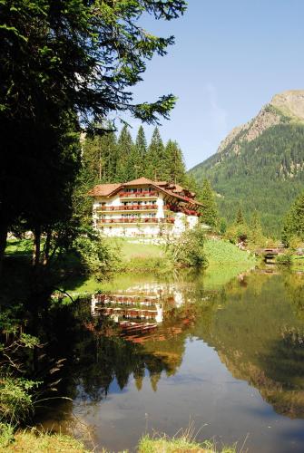Bejárat, Hotel Plank in Siror