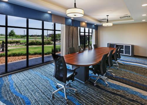 Holiday Inn Express & Suites Glenpool By IHG - 회의실/연회장