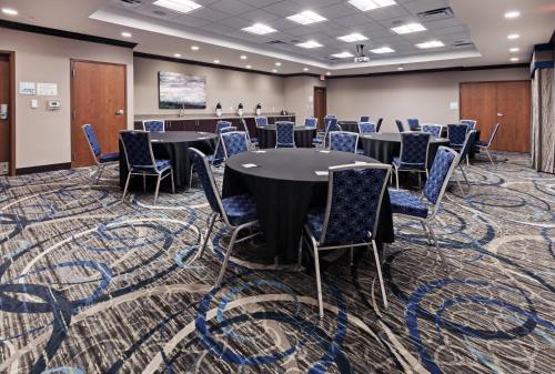 Holiday Inn Express & Suites Glenpool By IHG - 회의실/연회장