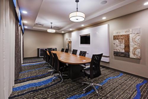 Holiday Inn Express & Suites Glenpool By IHG - 회의실/연회장