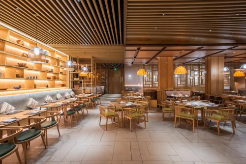 홀리데이 인 리조트 이춘 밍위에 산 바이 IHG - 레스토랑