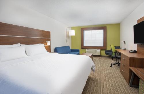 Holiday Inn Express Hotel & Suites Alcoa Knoxville Airport