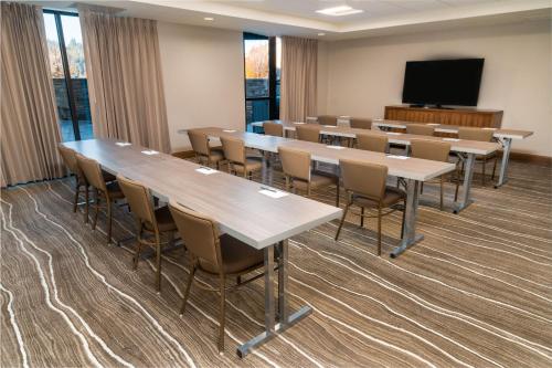 스테이브리지 스위트 쿠르 델레인 바이 IHG - 회의실/연회장