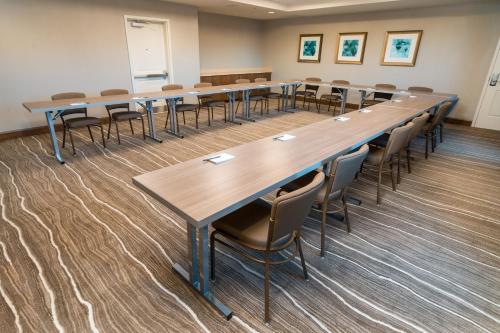 스테이브리지 스위트 쿠르 델레인 바이 IHG - 회의실/연회장