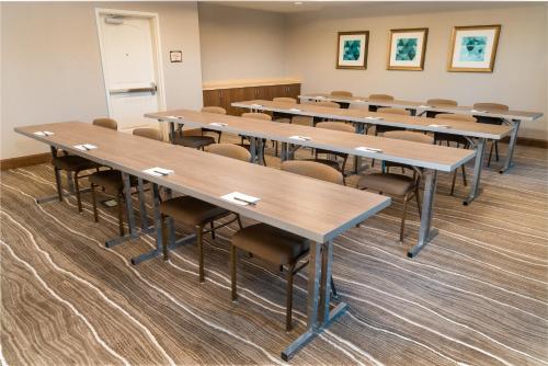 스테이브리지 스위트 쿠르 델레인 바이 IHG - 회의실/연회장