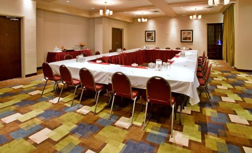 Holiday Inn Hotel and Suites-Kamloops, an IHG Hotel