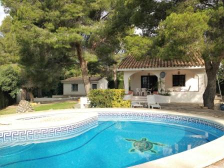  AME641, Pension in Les tres Cales