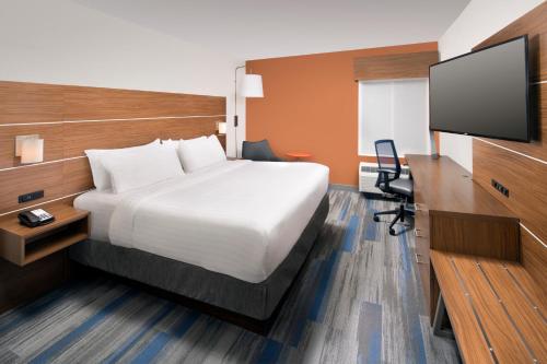 Holiday Inn Express & Suites COLLEGE PARK-UNIVERSITY AREA