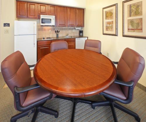 Staybridge Suites Hot Springs an IHG Hotel - image 3